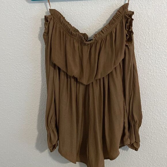 VICI- Tan off the shoulder romper- Size Small - Picture 8 of 11